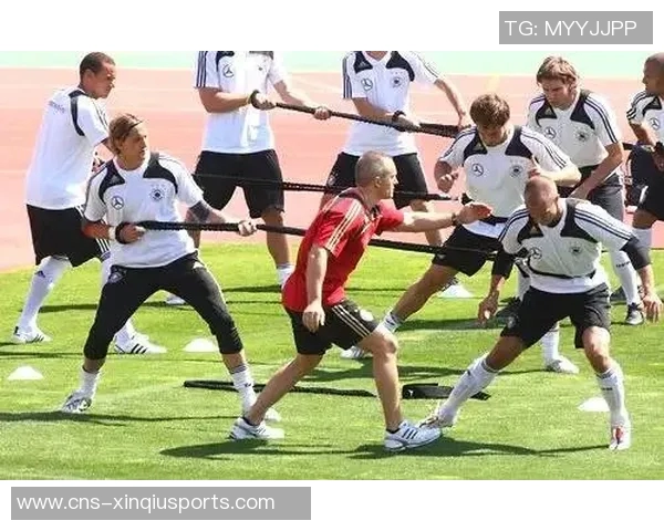 提升足球专项技能的有效训练方法与实战技巧分享 提升足球专项技能的有效训练方法与实战技巧分享